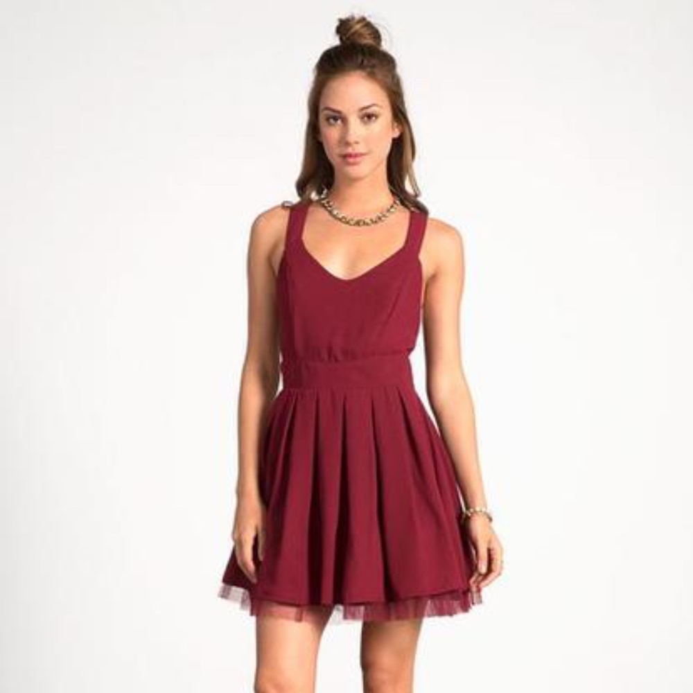 ❤️3 LEFT❤️ Victoria Back Bow Detailed Crepe Dress